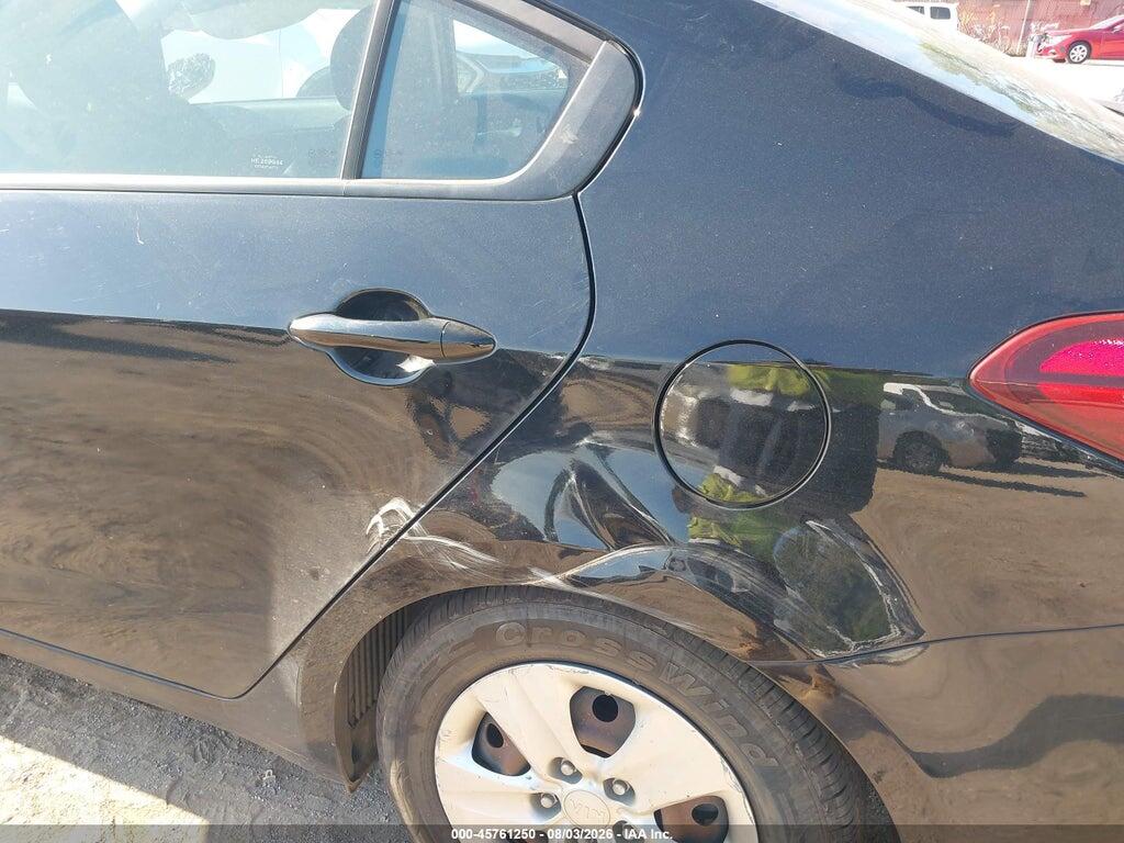 3KPFK4A77HE143487 2017 KIA FORTE photo no. 12