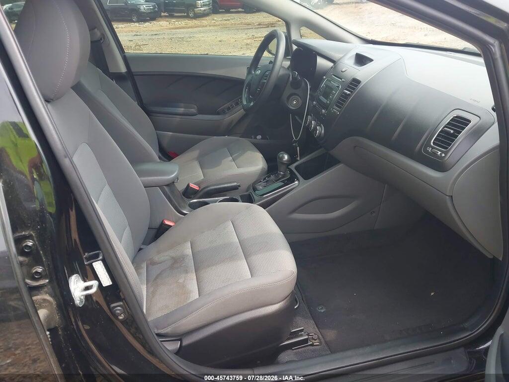 3KPFK4A75HE052458 2017 KIA FORTE photo no. 5