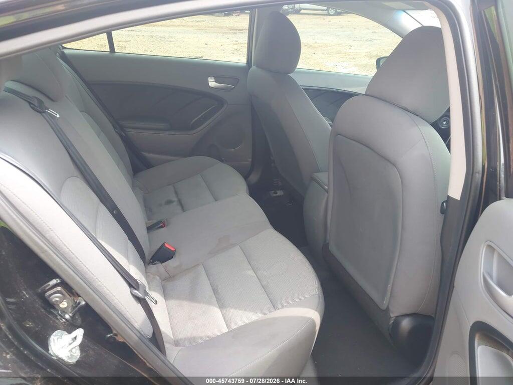 3KPFK4A75HE052458 2017 KIA FORTE photo no. 8