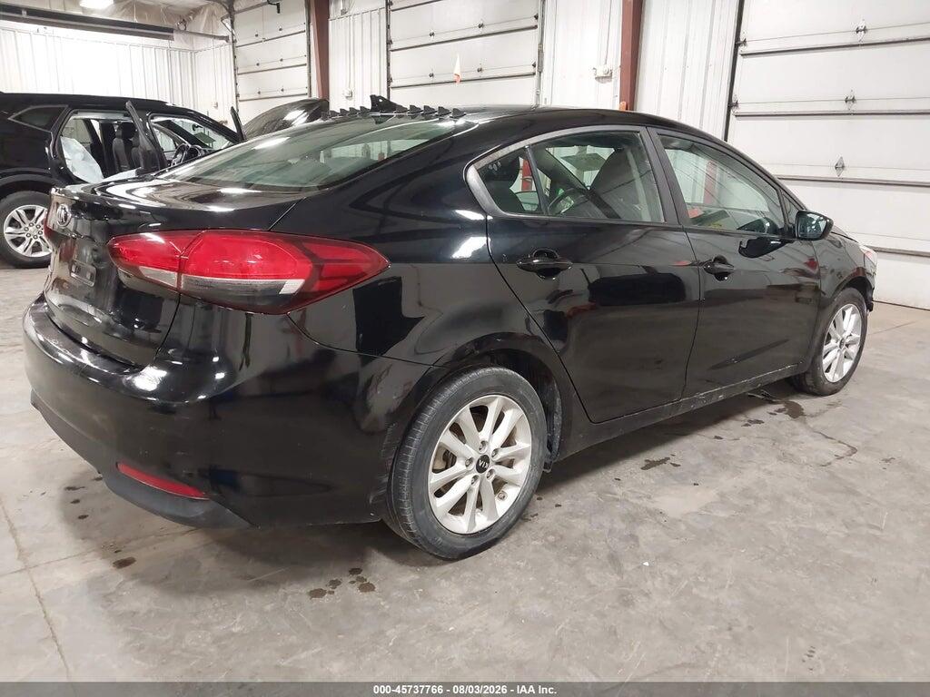 3KPFL4A72HE130353 2017 KIA FORTE photo no. 4