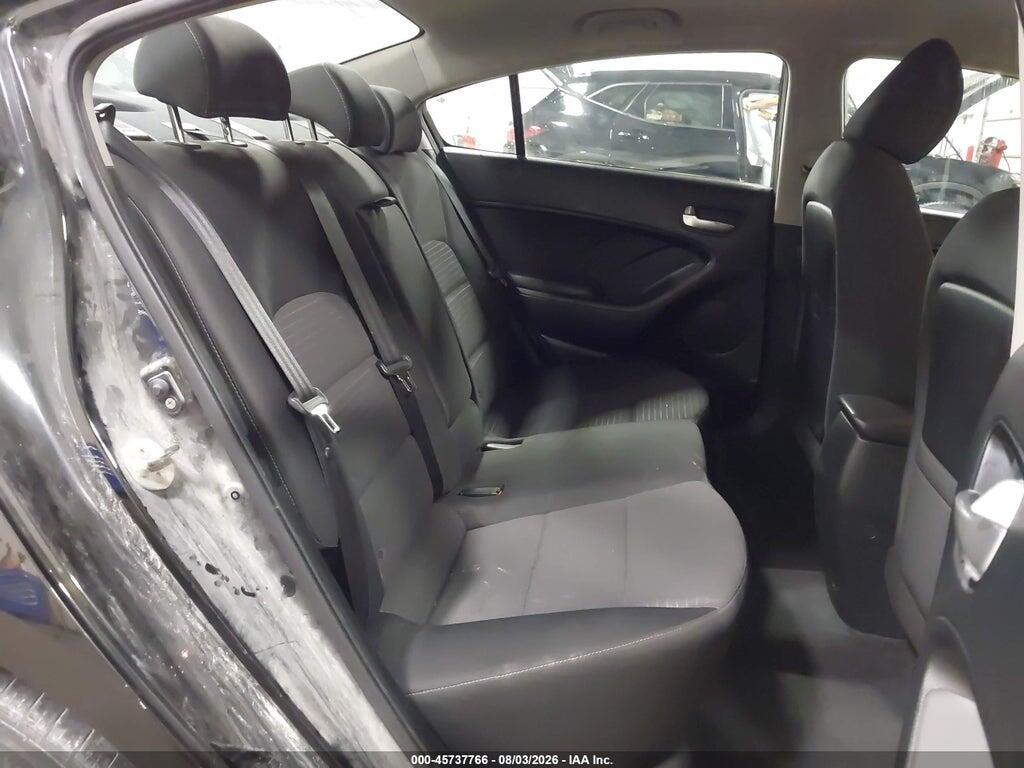 3KPFL4A72HE130353 2017 KIA FORTE photo no. 8