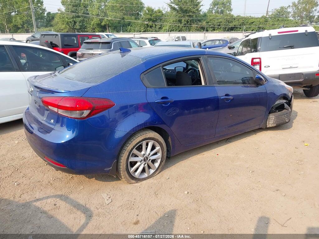 3KPFL4A72HE112032 2017 KIA FORTE photo no. 4