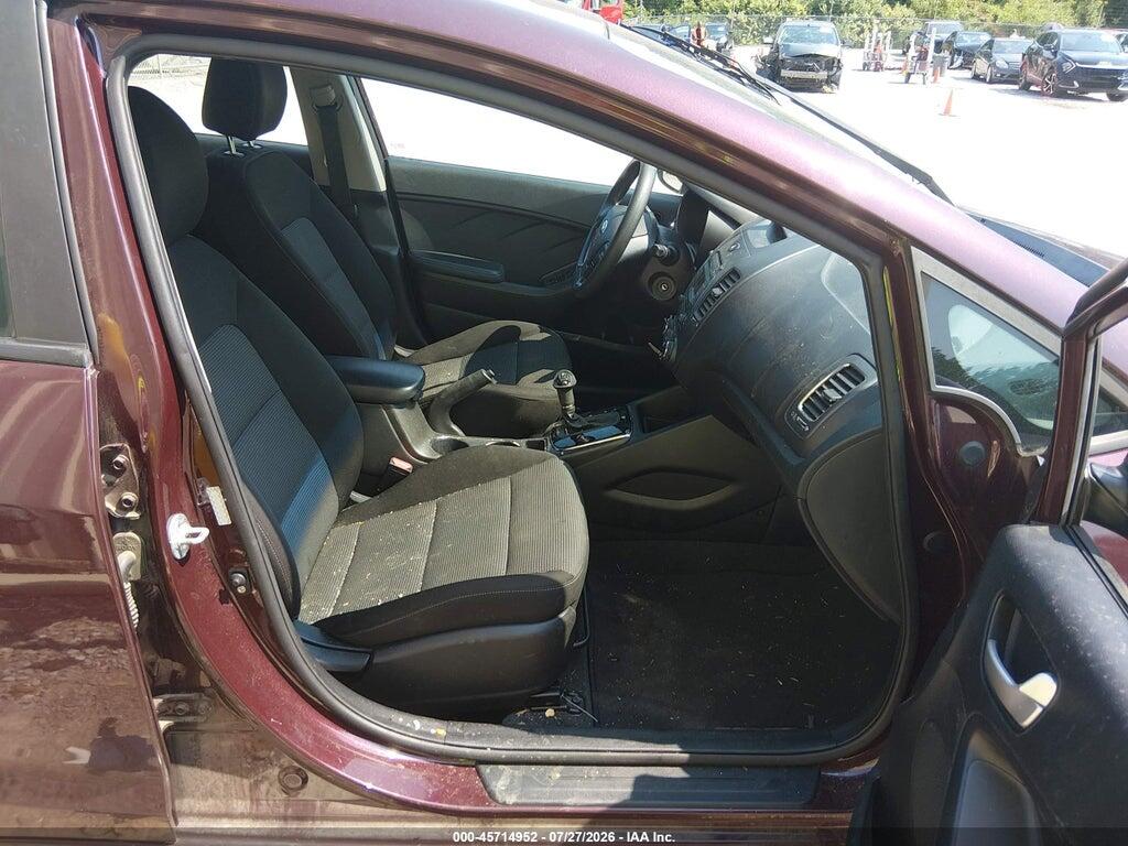 3KPFK4A74HE045842 2017 KIA FORTE photo no. 5