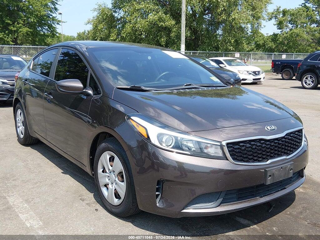 3KPFK4A70HE110296 2017 KIA FORTE photo no. 1