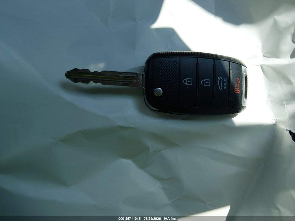 3KPFK4A70HE110296 2017 KIA FORTE photo no. 11