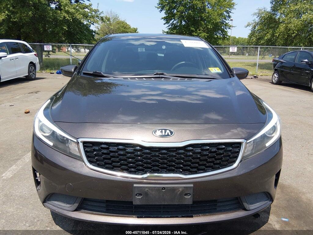 3KPFK4A70HE110296 2017 KIA FORTE photo no. 12