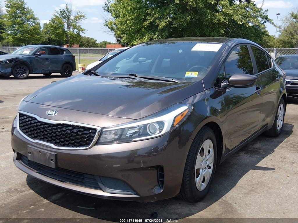 3KPFK4A70HE110296 2017 KIA FORTE photo no. 2