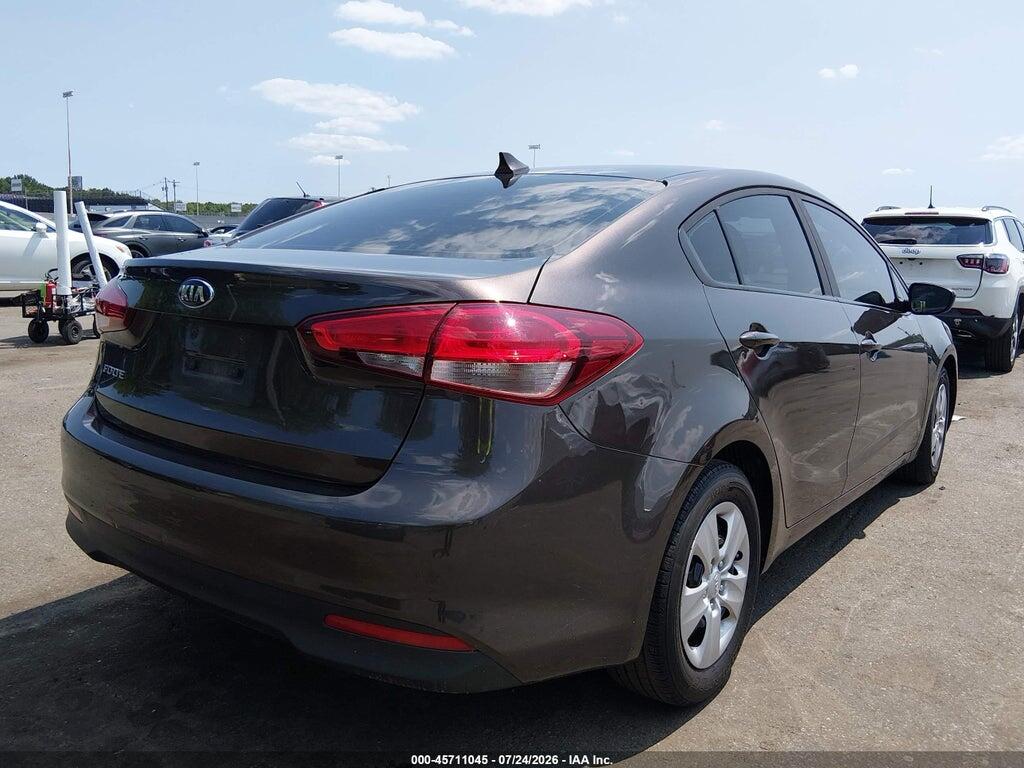 3KPFK4A70HE110296 2017 KIA FORTE photo no. 4