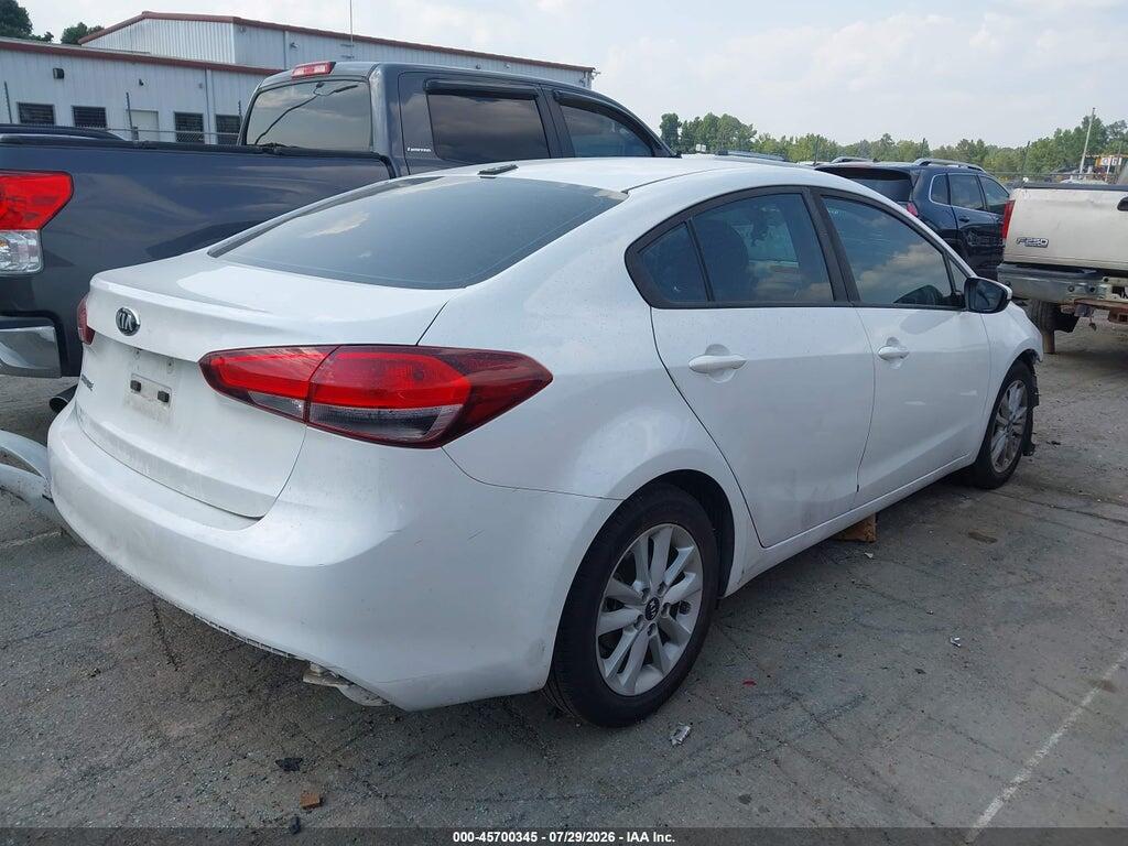 3KPFL4A71HE149105 2017 KIA FORTE photo no. 4
