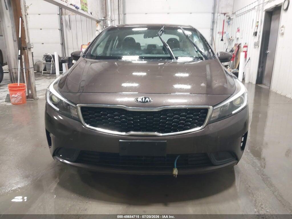 3KPFL4A76HE088947 2017 KIA FORTE photo no. 12