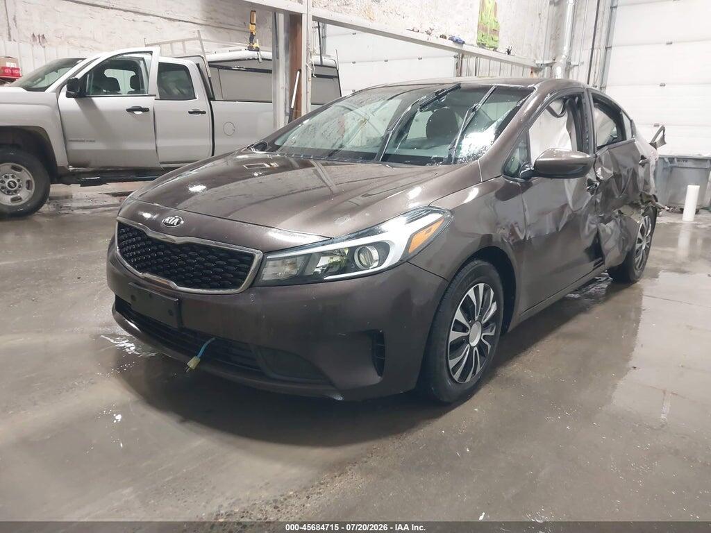 3KPFL4A76HE088947 2017 KIA FORTE photo no. 2