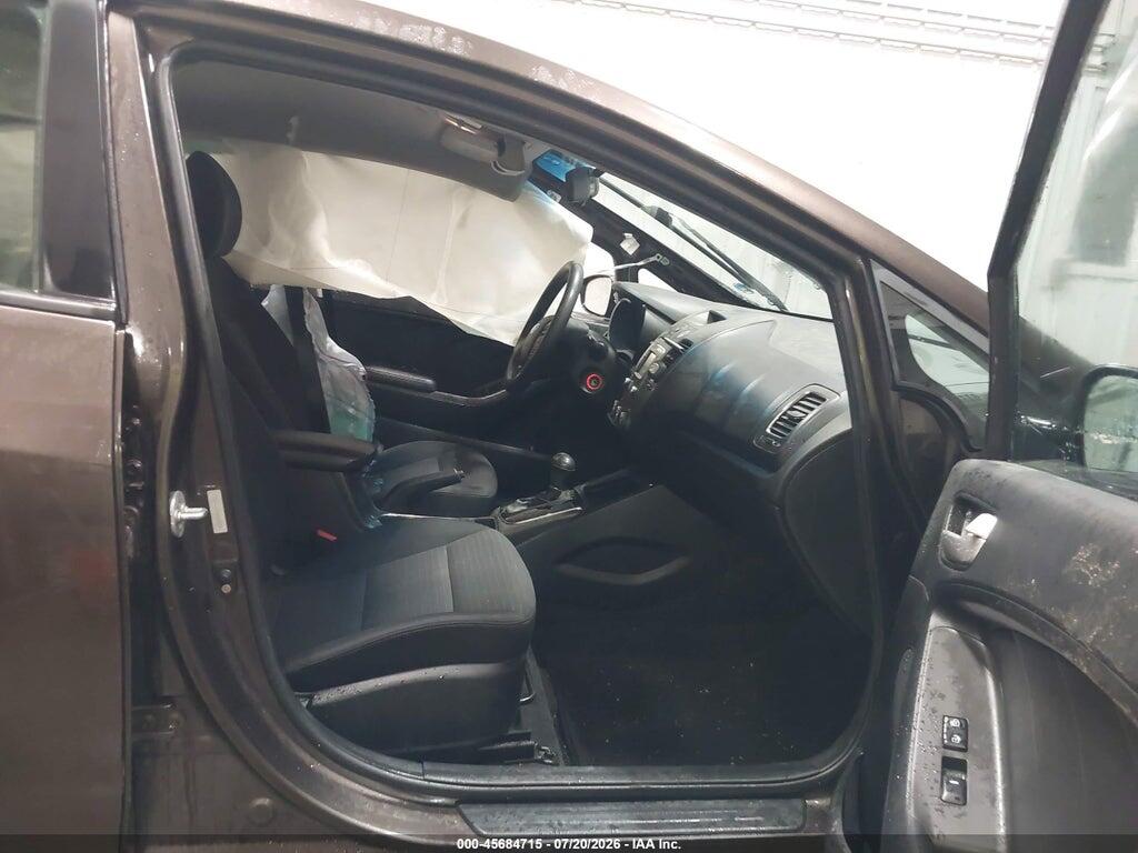 3KPFL4A76HE088947 2017 KIA FORTE photo no. 5