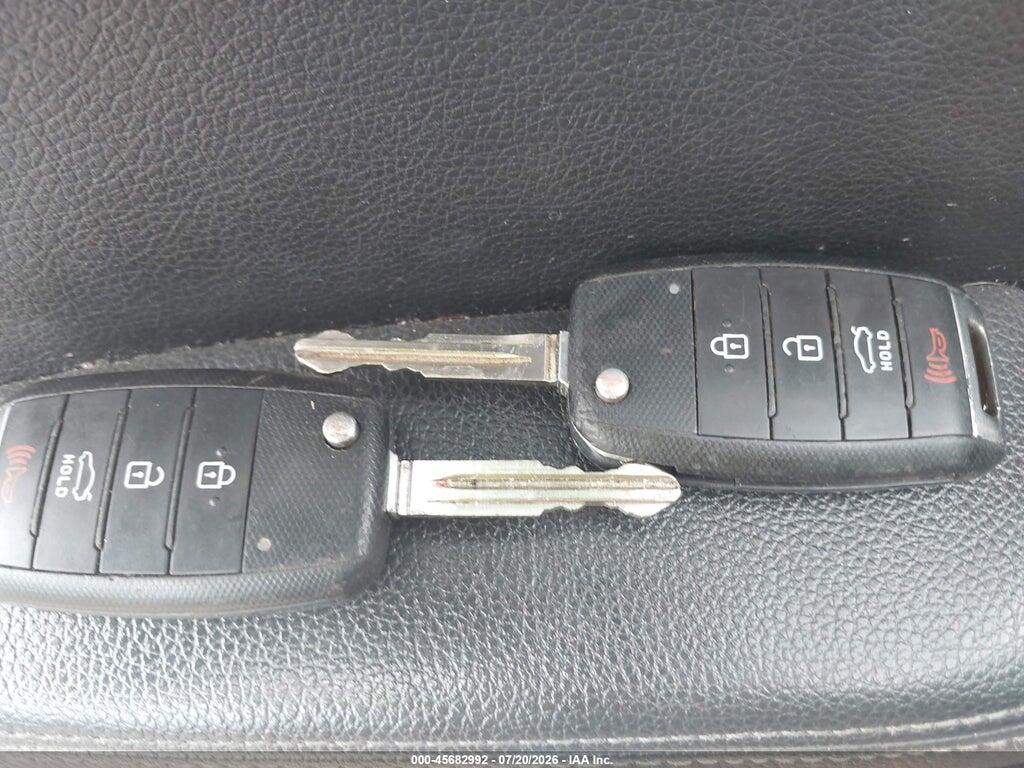 3KPFK4A71HE143372 2017 KIA FORTE photo no. 11