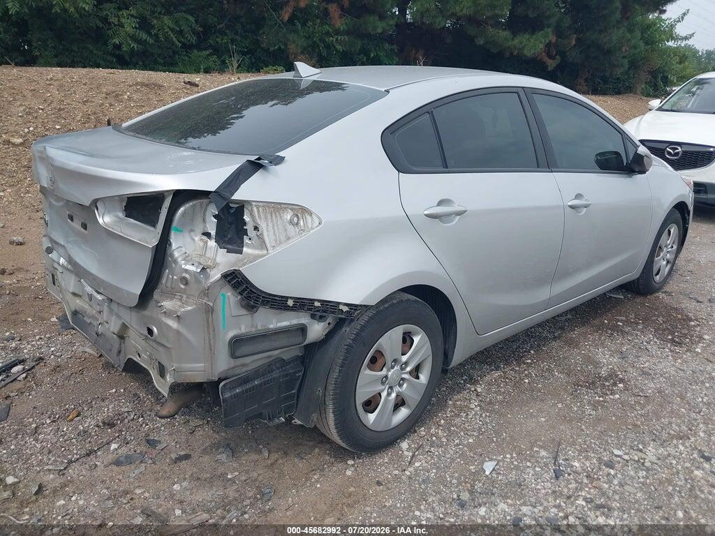 3KPFK4A71HE143372 2017 KIA FORTE photo no. 4