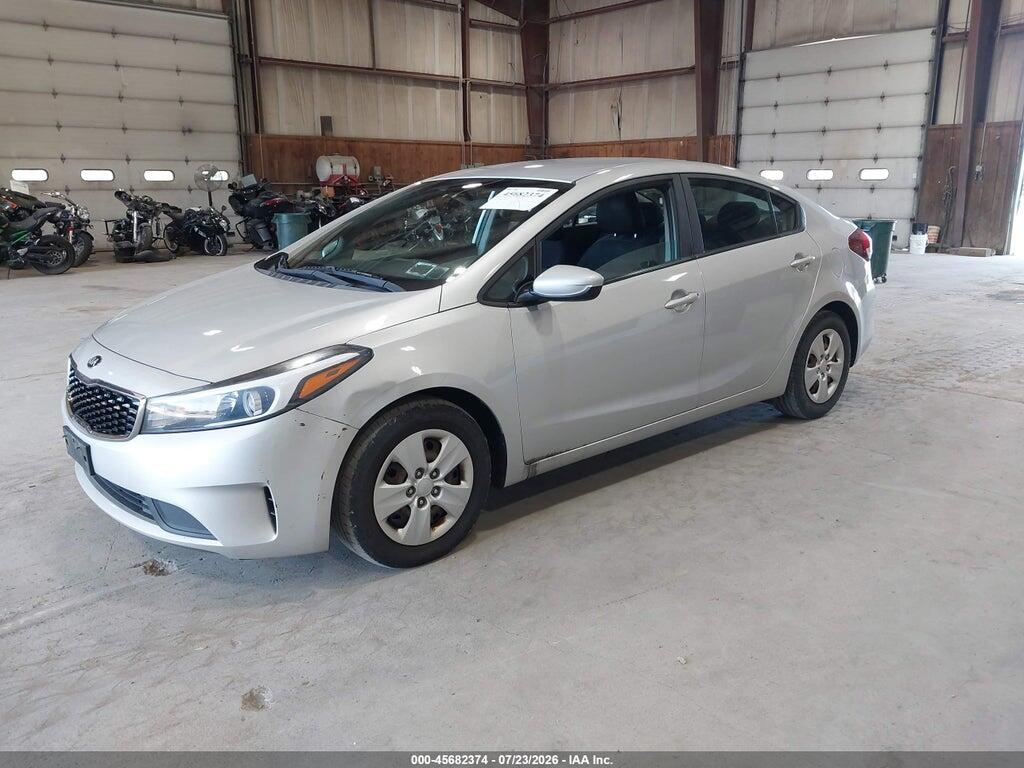 3KPFK4A79HE049983 2017 KIA FORTE photo no. 2