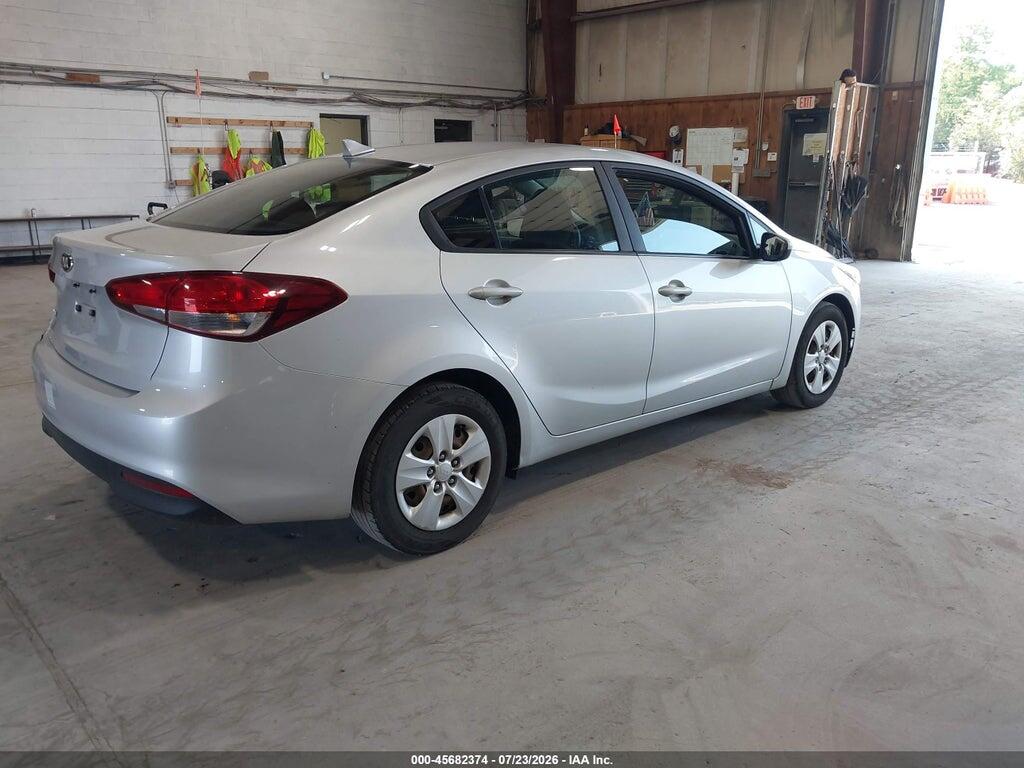 3KPFK4A79HE049983 2017 KIA FORTE photo no. 4