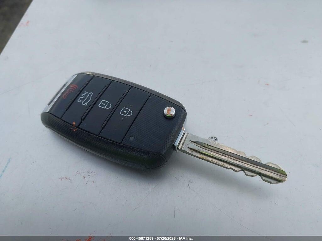 3KPFK4A77HE043745 2017 KIA FORTE photo no. 11