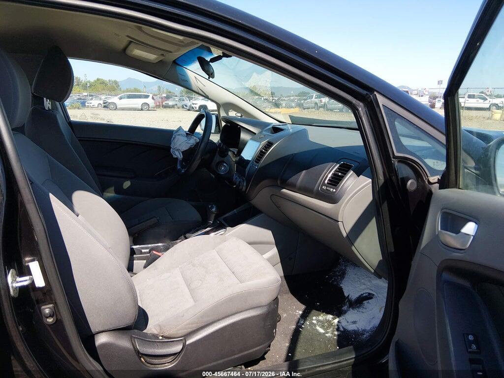 3KPFK4A78HE031426 2017 KIA FORTE photo no. 5