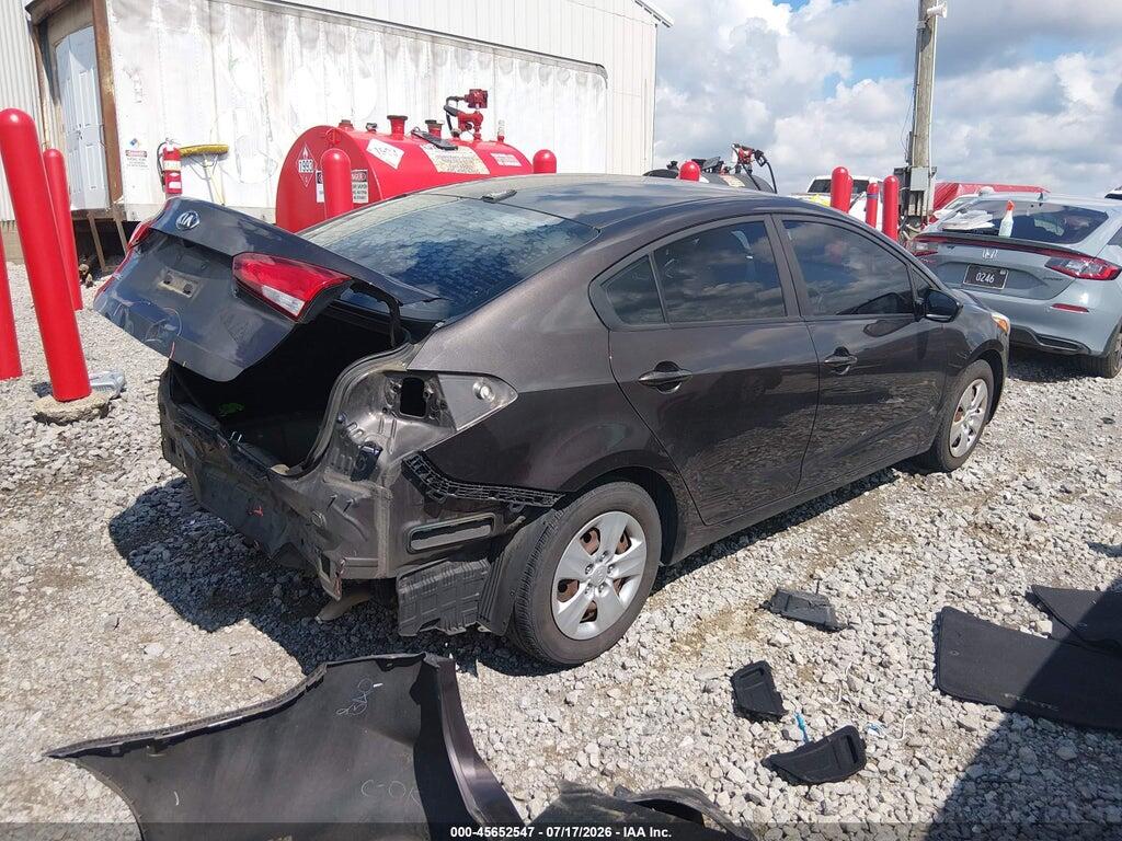 3KPFL4A74HE125249 2017 KIA FORTE photo no. 4