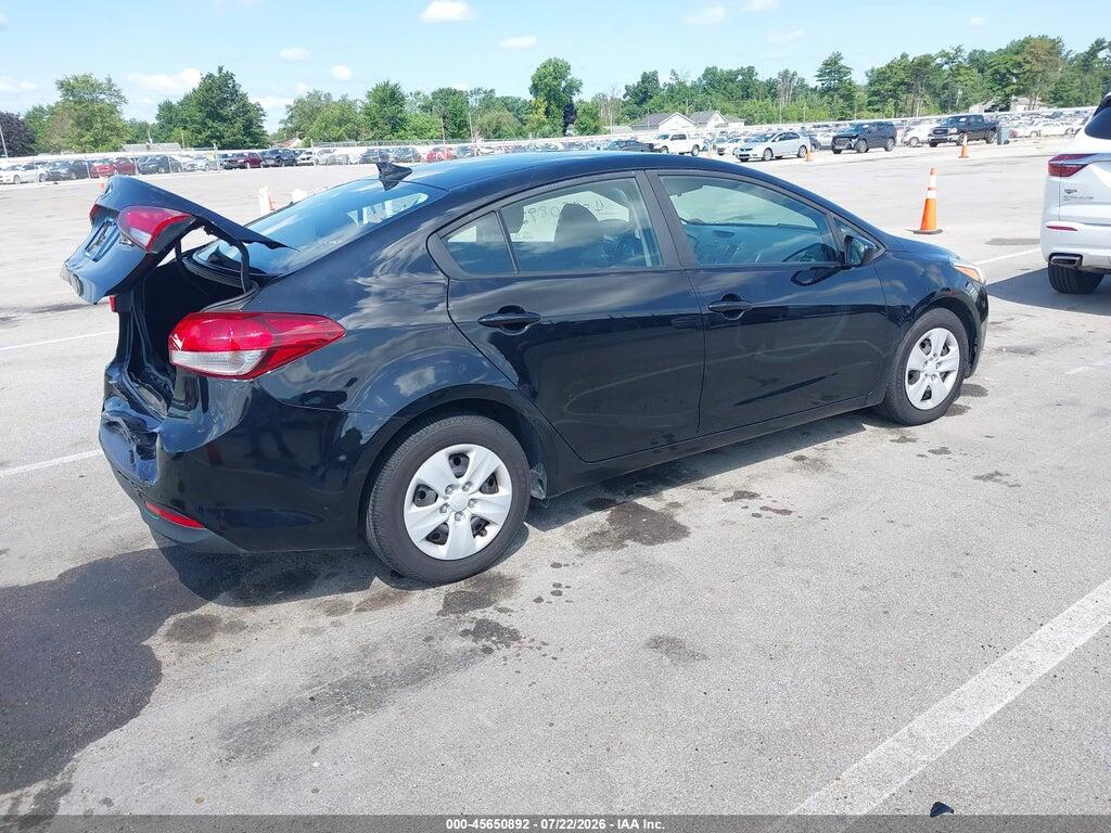 3KPFK4A76HE125532 2017 KIA FORTE photo no. 4