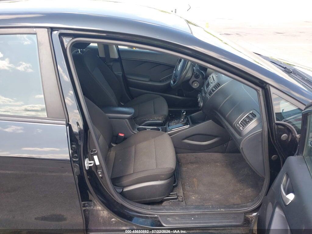 3KPFK4A76HE125532 2017 KIA FORTE photo no. 5