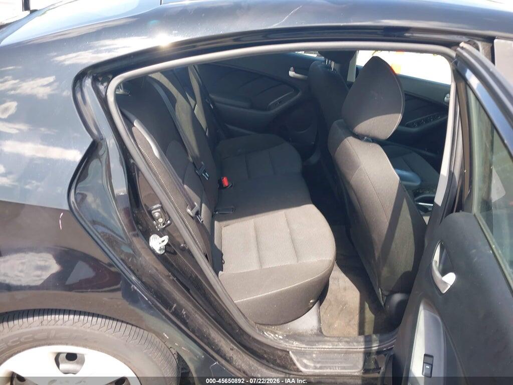 3KPFK4A76HE125532 2017 KIA FORTE photo no. 8