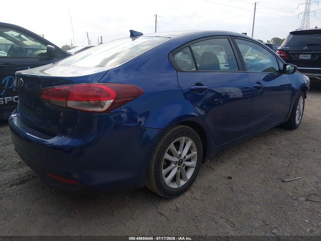 3KPFL4A72HE103881 2017 KIA FORTE photo no. 4