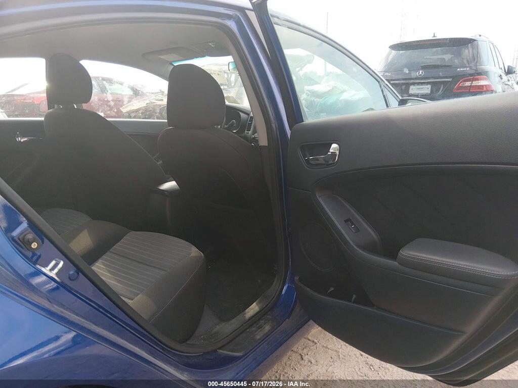 3KPFL4A72HE103881 2017 KIA FORTE photo no. 8