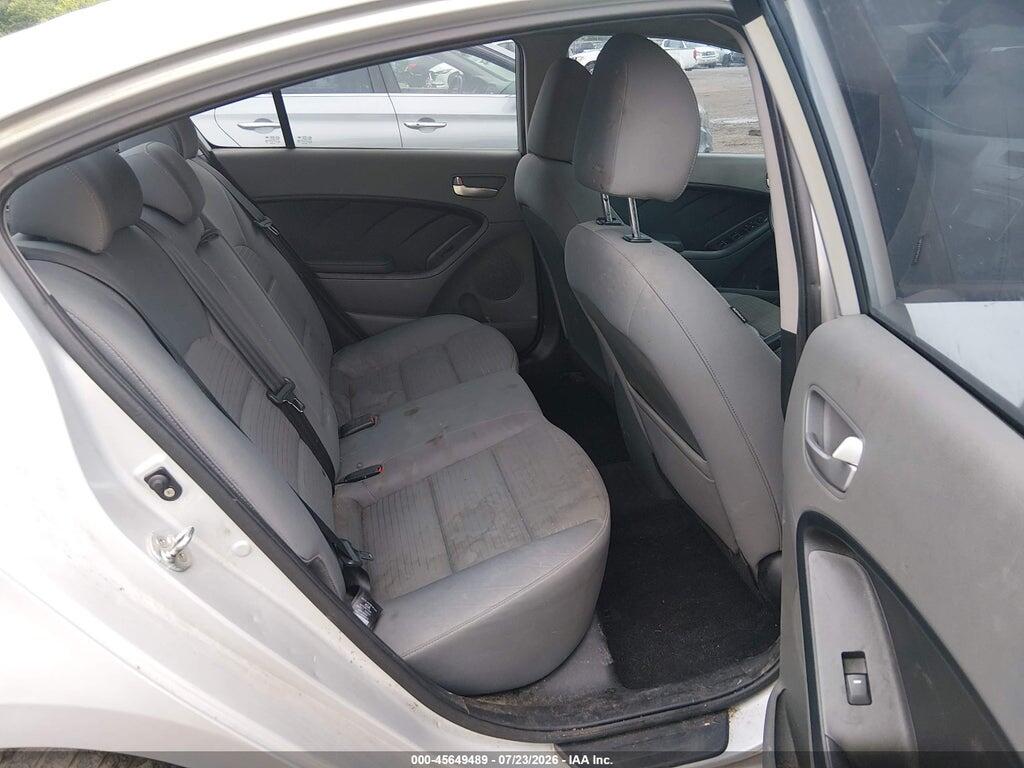 3KPFL4A79HE034882 2017 KIA FORTE photo no. 8