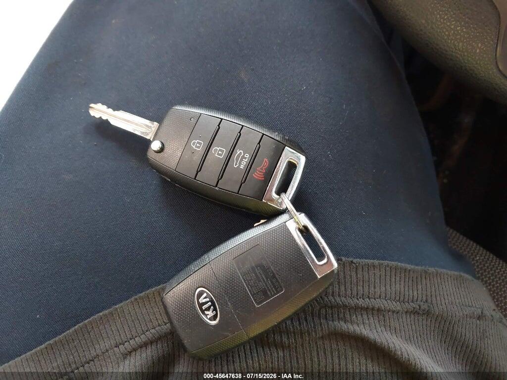 3KPFK4A72HE014573 2017 KIA FORTE photo no. 11