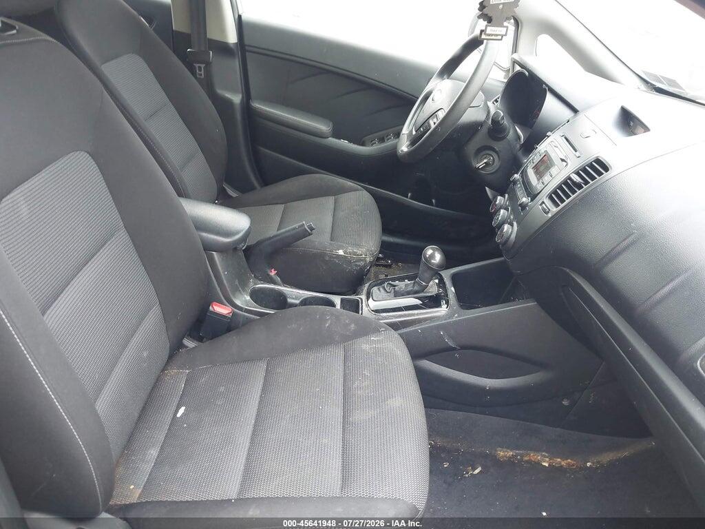 3KPFK4A70HE090678 2017 KIA FORTE photo no. 5