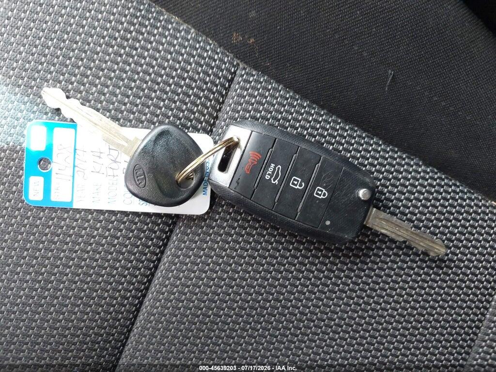 3KPFL4A7XHE015662 2017 KIA FORTE photo no. 11