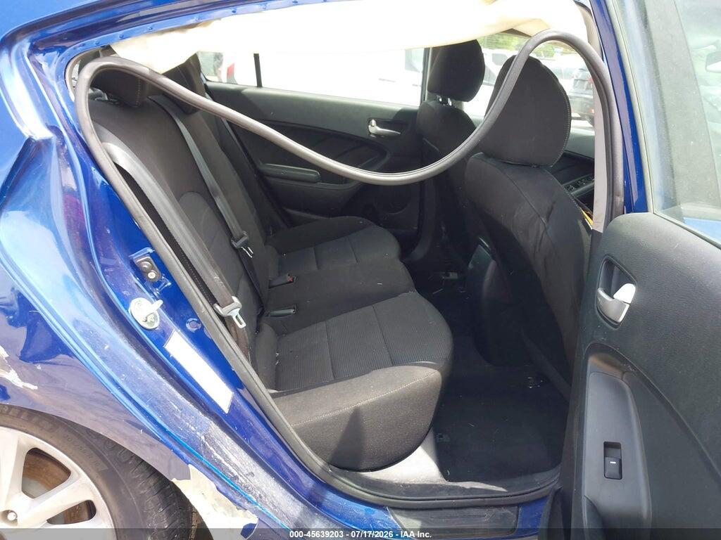 3KPFL4A7XHE015662 2017 KIA FORTE photo no. 8