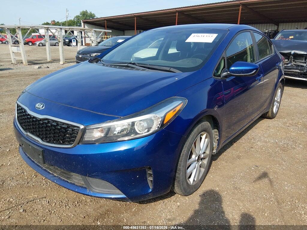 3KPFL4A7XHE087574 2017 KIA FORTE photo no. 2