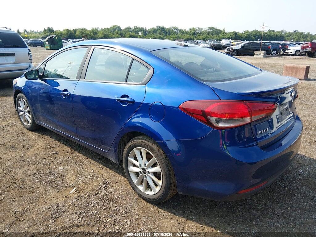 3KPFL4A7XHE087574 2017 KIA FORTE photo no. 3