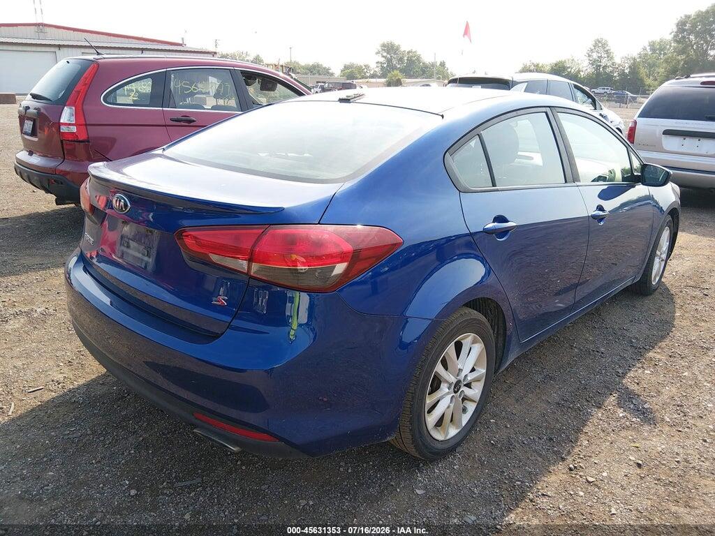 3KPFL4A7XHE087574 2017 KIA FORTE photo no. 4