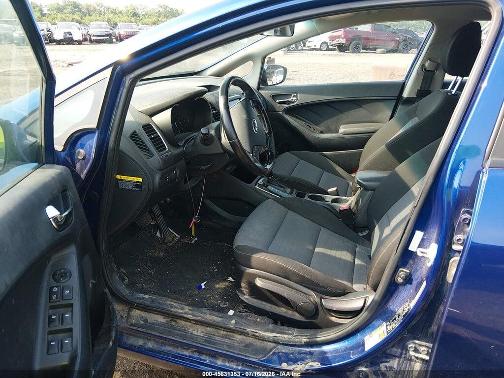 3KPFL4A7XHE087574 2017 KIA FORTE photo no. 5