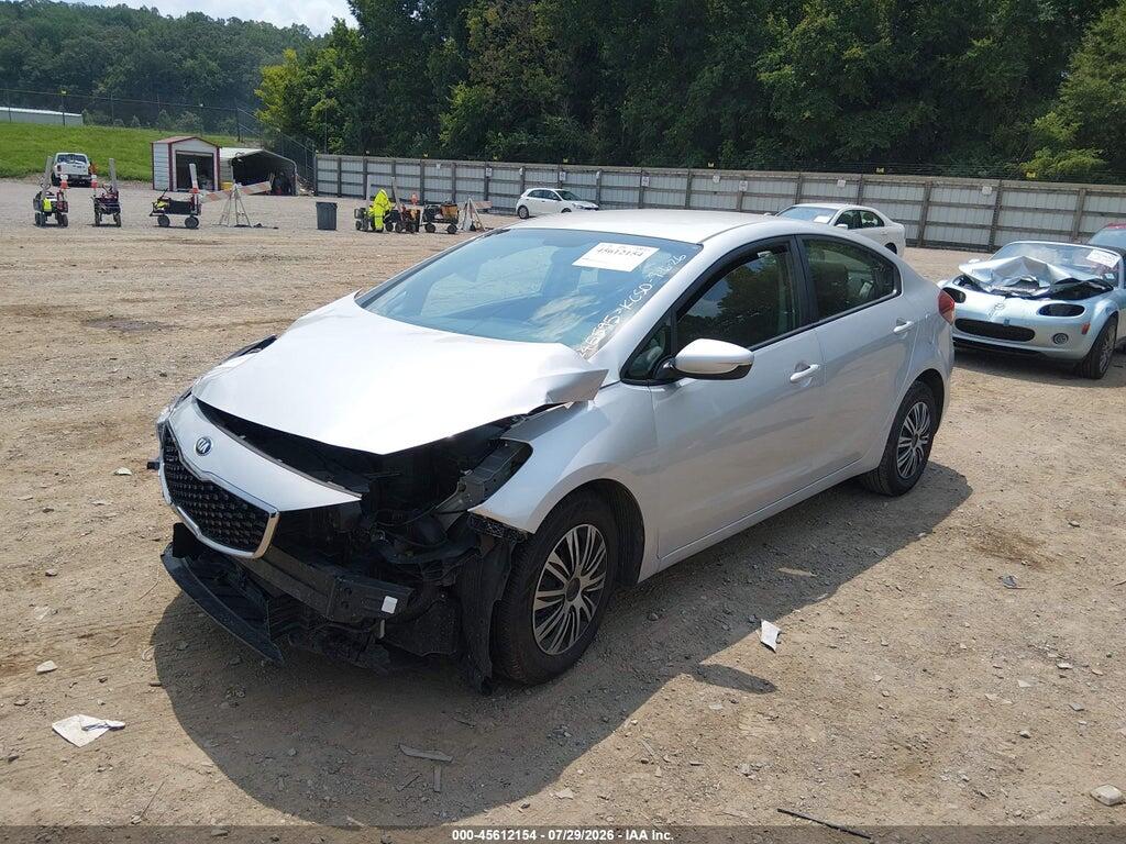 3KPFK4A73HE070490 2017 KIA FORTE photo no. 2