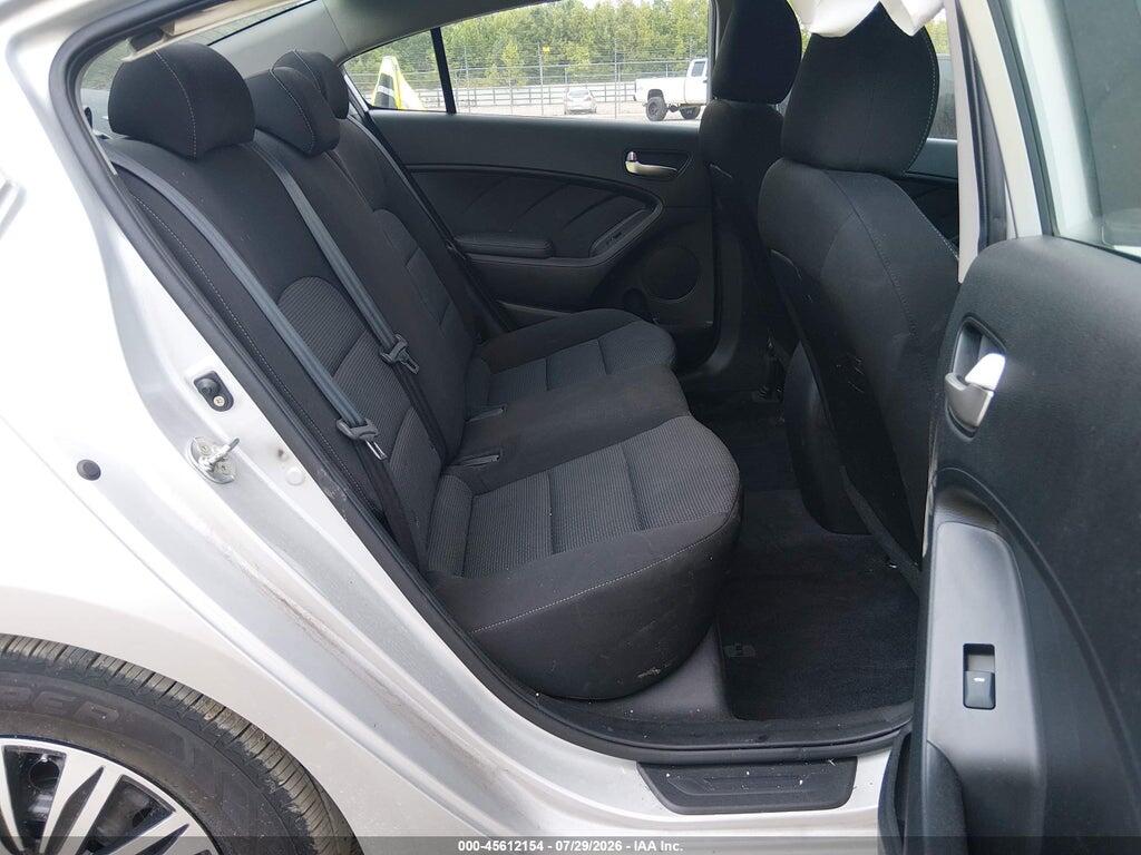 3KPFK4A73HE070490 2017 KIA FORTE photo no. 8