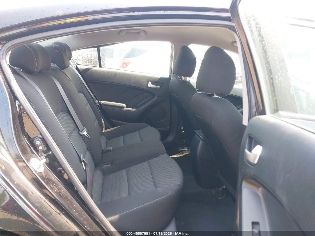 3KPFK4A78HE034875 2017 KIA FORTE photo no. 8