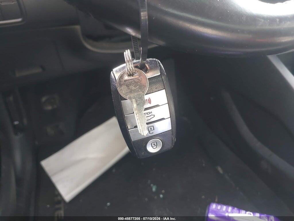 3KPFL4A83HE019884 2017 KIA FORTE photo no. 11