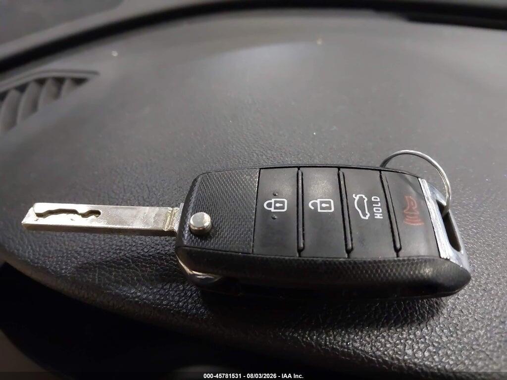 5XXGT4L38HG165016 2017 KIA OPTIMA photo no. 11