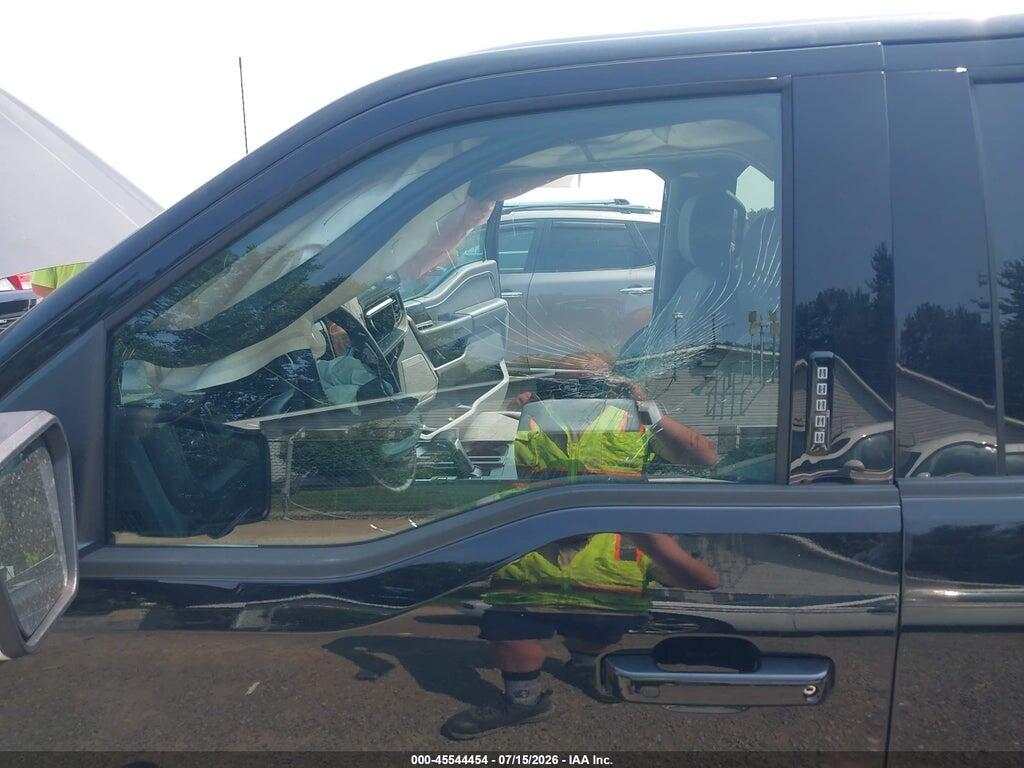 1FTVW3L77RWG27335 2024 FORD F-150 LIGHTNING photo no. 6