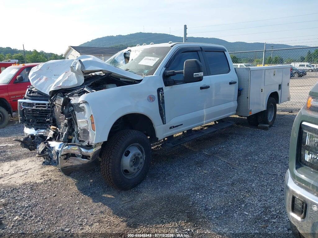 1FD8W3HTXREF15844 2024 FORD F-350 CHASSIS photo no. 2