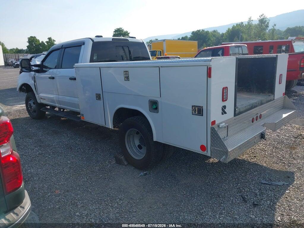 1FD8W3HTXREF15844 2024 FORD F-350 CHASSIS photo no. 3