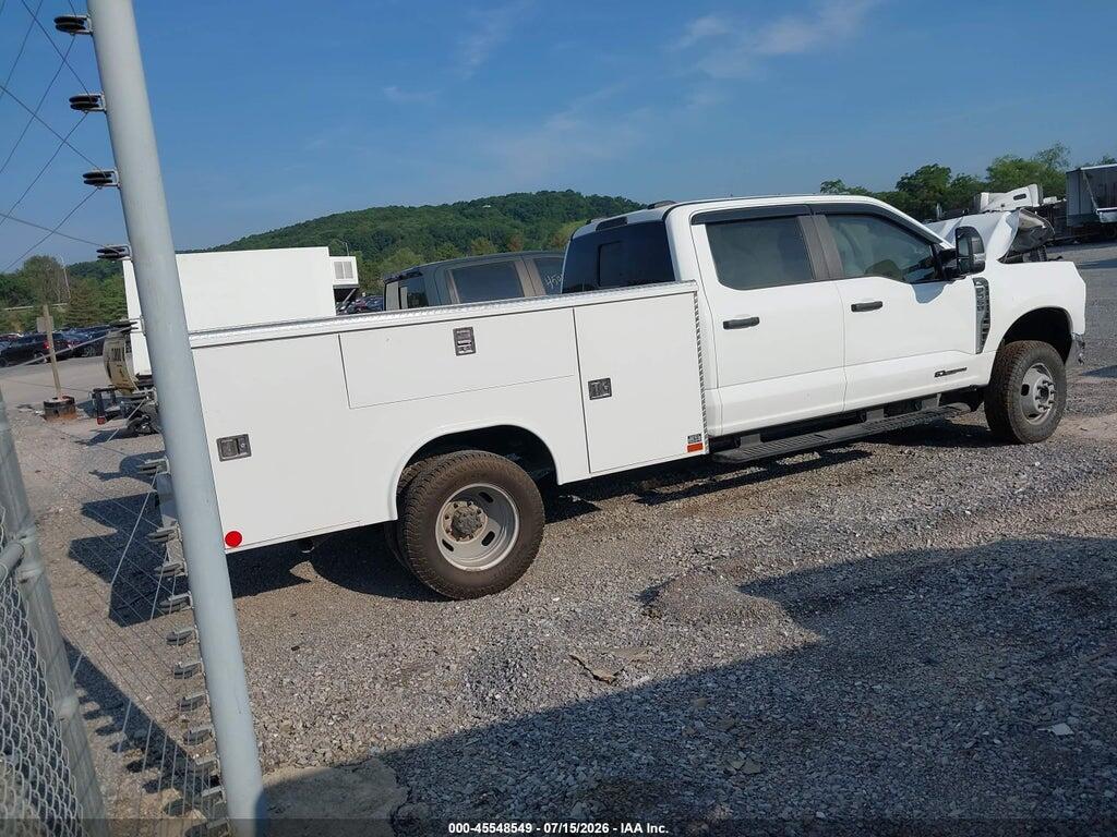 1FD8W3HTXREF15844 2024 FORD F-350 CHASSIS photo no. 4