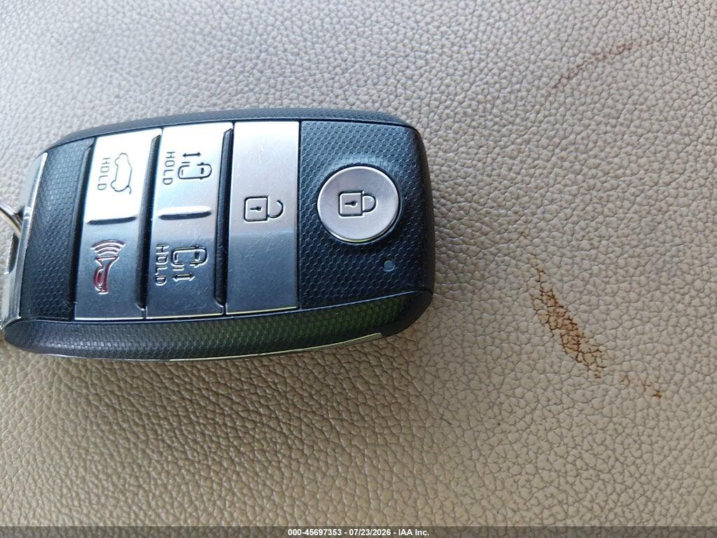 KNDMB5C16H6328772 2017 KIA SEDONA photo no. 11