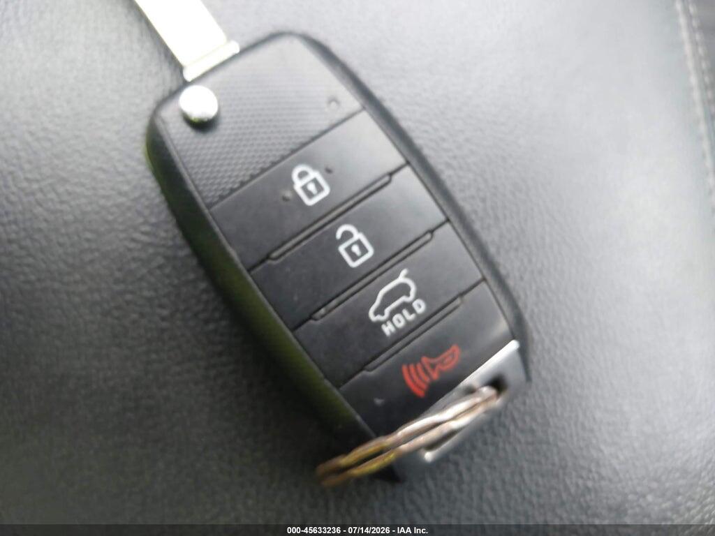 5XYPG4A53HG331737 2017 KIA SORENTO photo no. 11