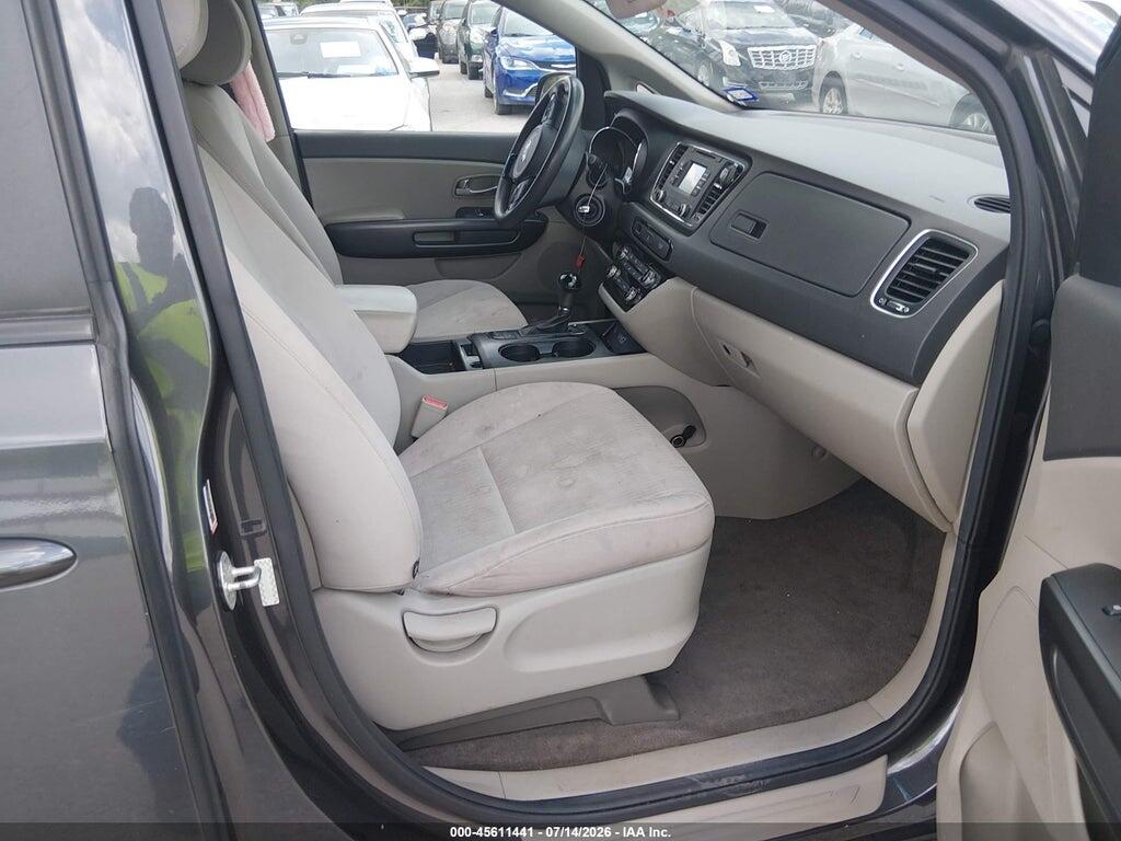 KNDMB5C19G6086008 2016 KIA SEDONA photo no. 5