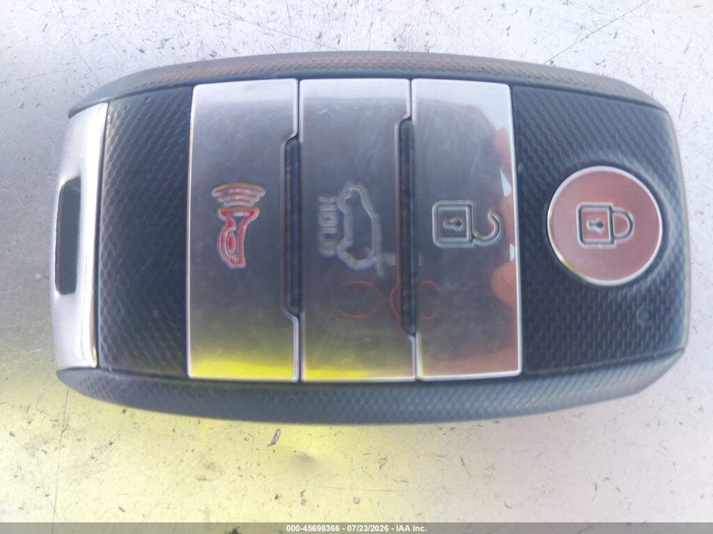 KNDJP3A52G7266018 2016 KIA SOUL photo no. 11